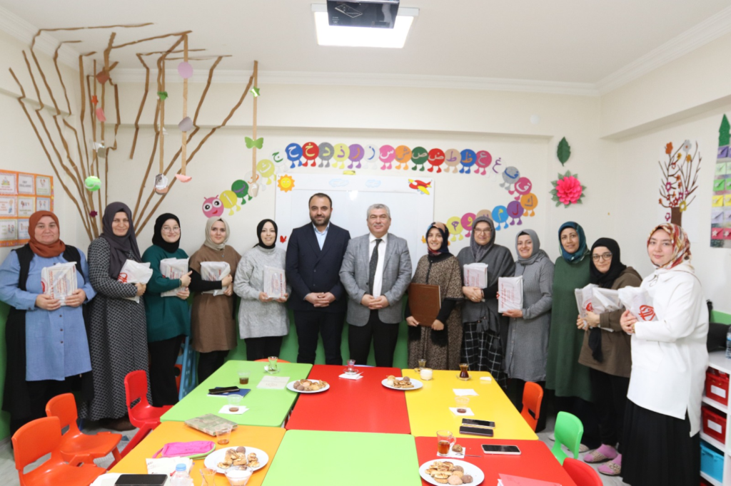 Sivas’ta İşitme Engellilere Özel Kur’an Kursu Büyük İlgi Görüyor