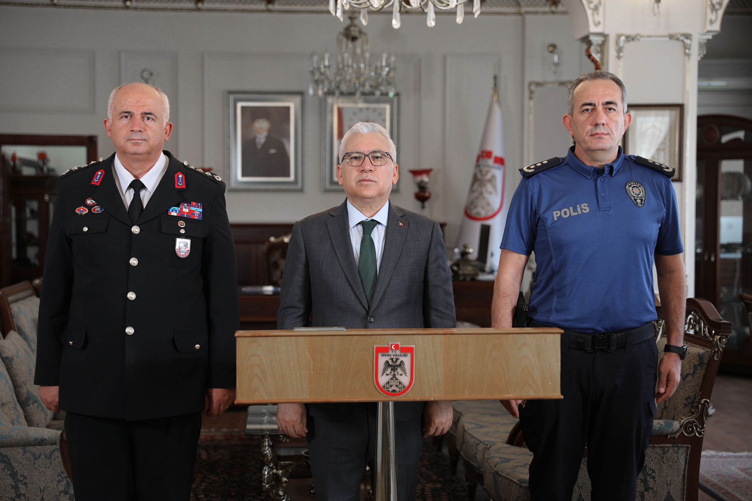 Sivas’ta Güvenlik ve Asayiş Toplantısı: Suç Oranlarında Yüzde 16 Düşüş