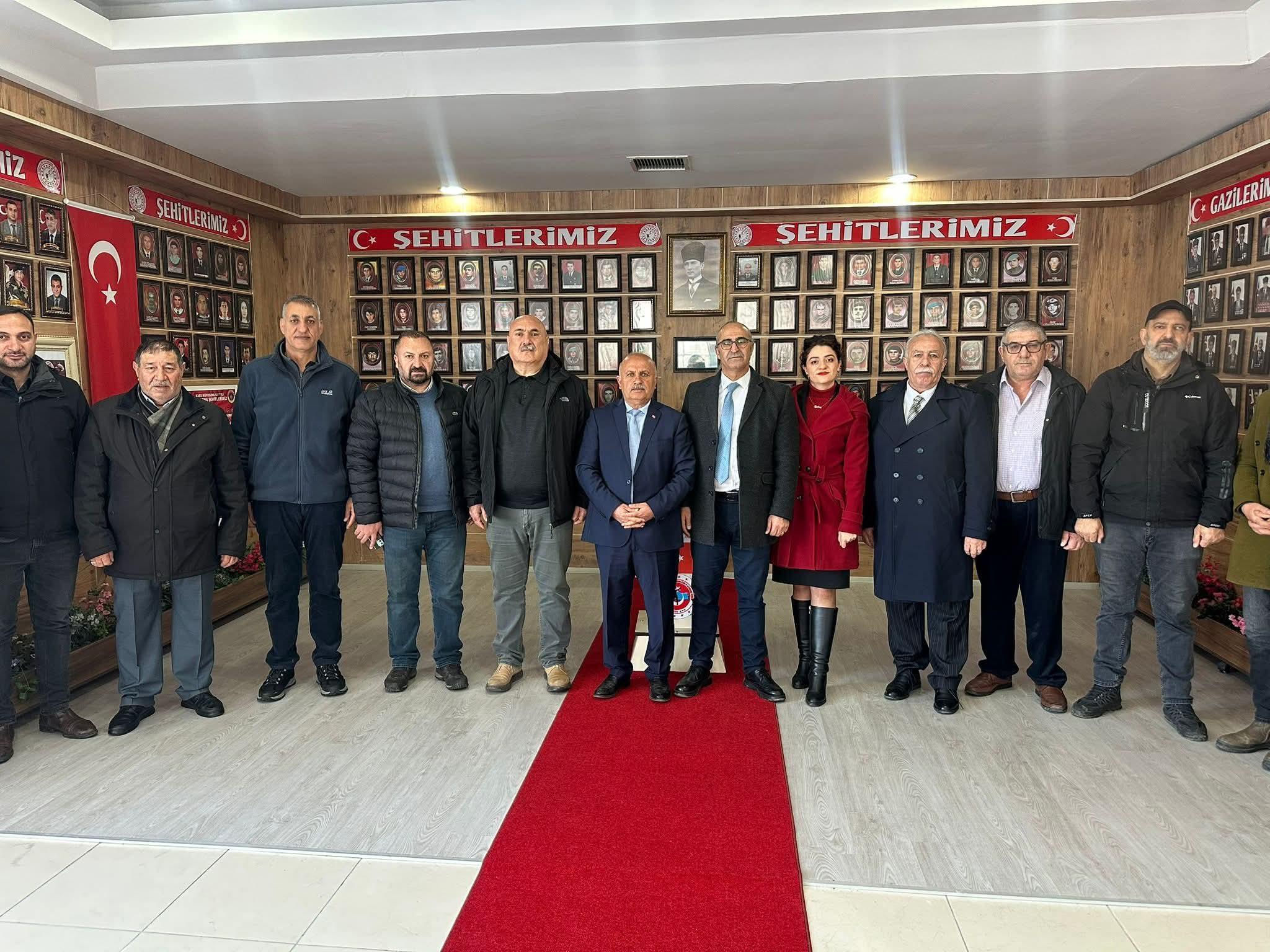 Kars (CHP) heyetinden Şehit ve Gaziler Derneği’ne Anlamlı Ziyaret