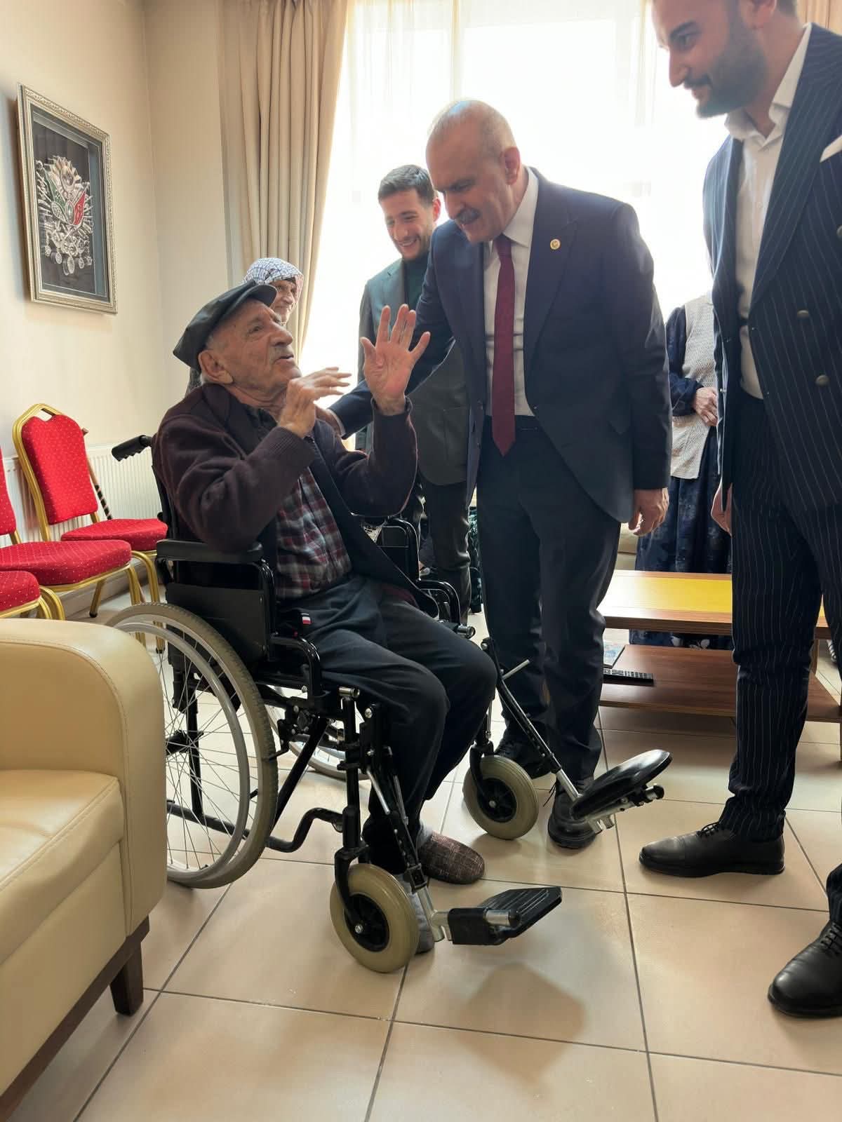 AK Parti Van Milletvekili Kayatürk’ten Bayramda Anlamlı Ziyaret