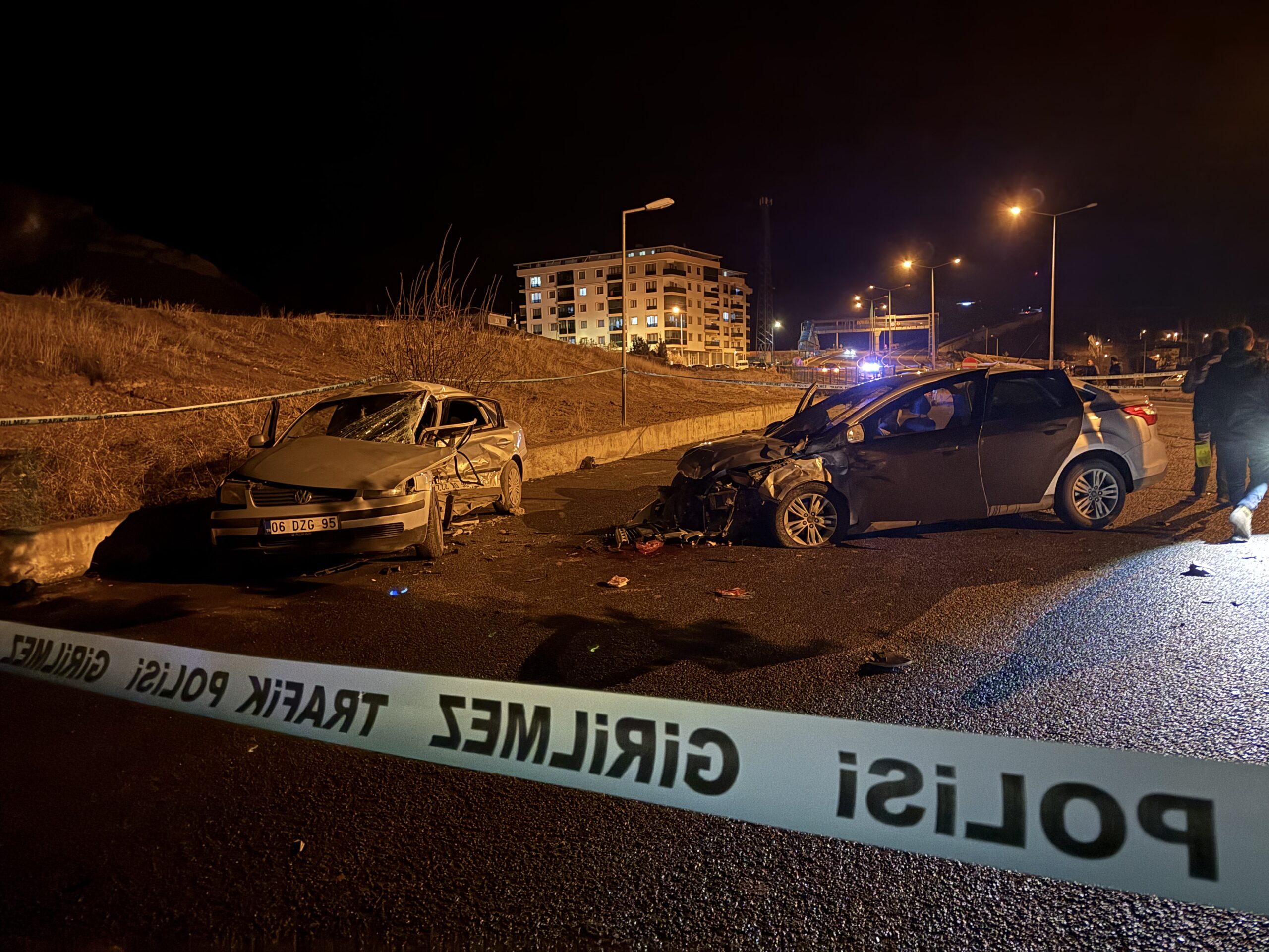 Erzurum Oltu’da Gece Saatlerinde Trafik Kazası: 5 Yaralı