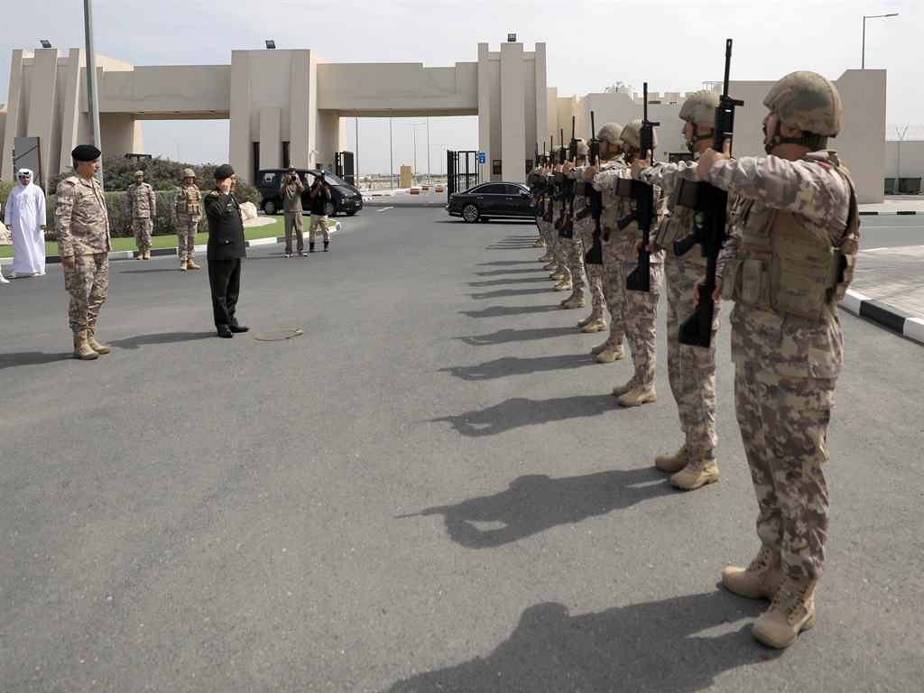 Genelkurmay Başkanı Orgeneral Selçuk Bayraktaroğlu Katar’da: Kritik Ziyaret ve İncelemeler