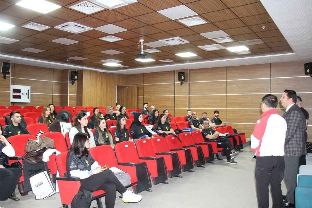 Kars’ta 2. Kademe Wellness Antrenörlük Kursu Başladı