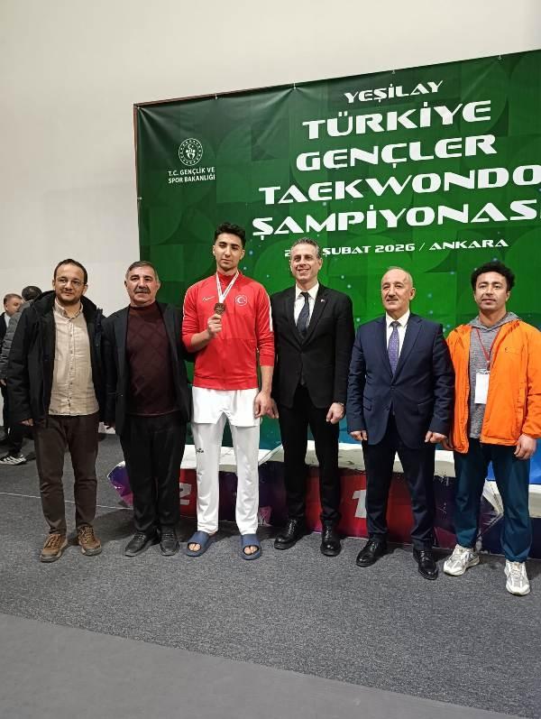 Van Gevaş’ın Gururu Raci Şahin Tekvandoda Türkiye 3.’sü Oldu