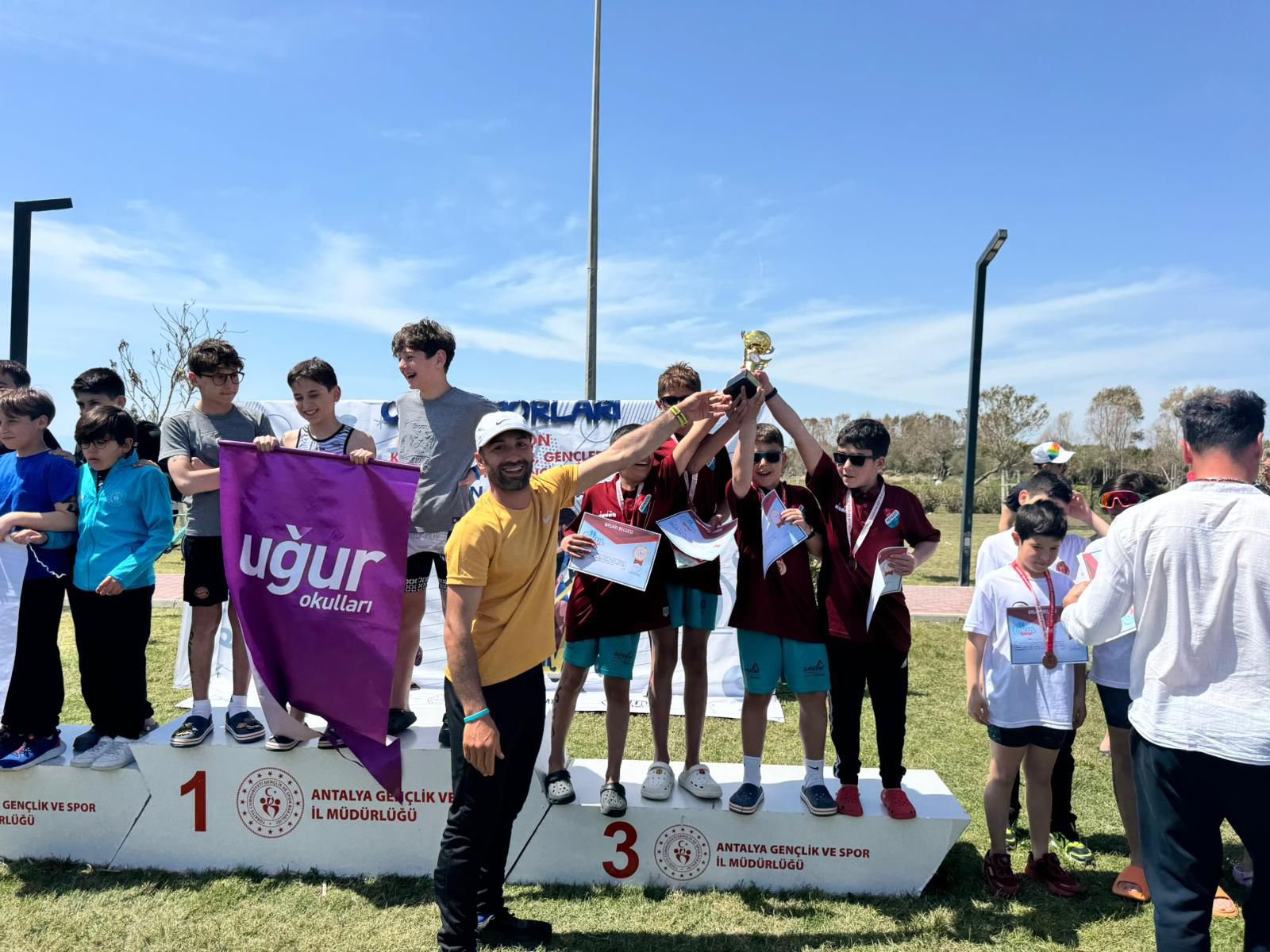 Değer Erzincan Meyvelerini Veriyor: Genç Triatlonculardan Türkiye Üçüncülüğü