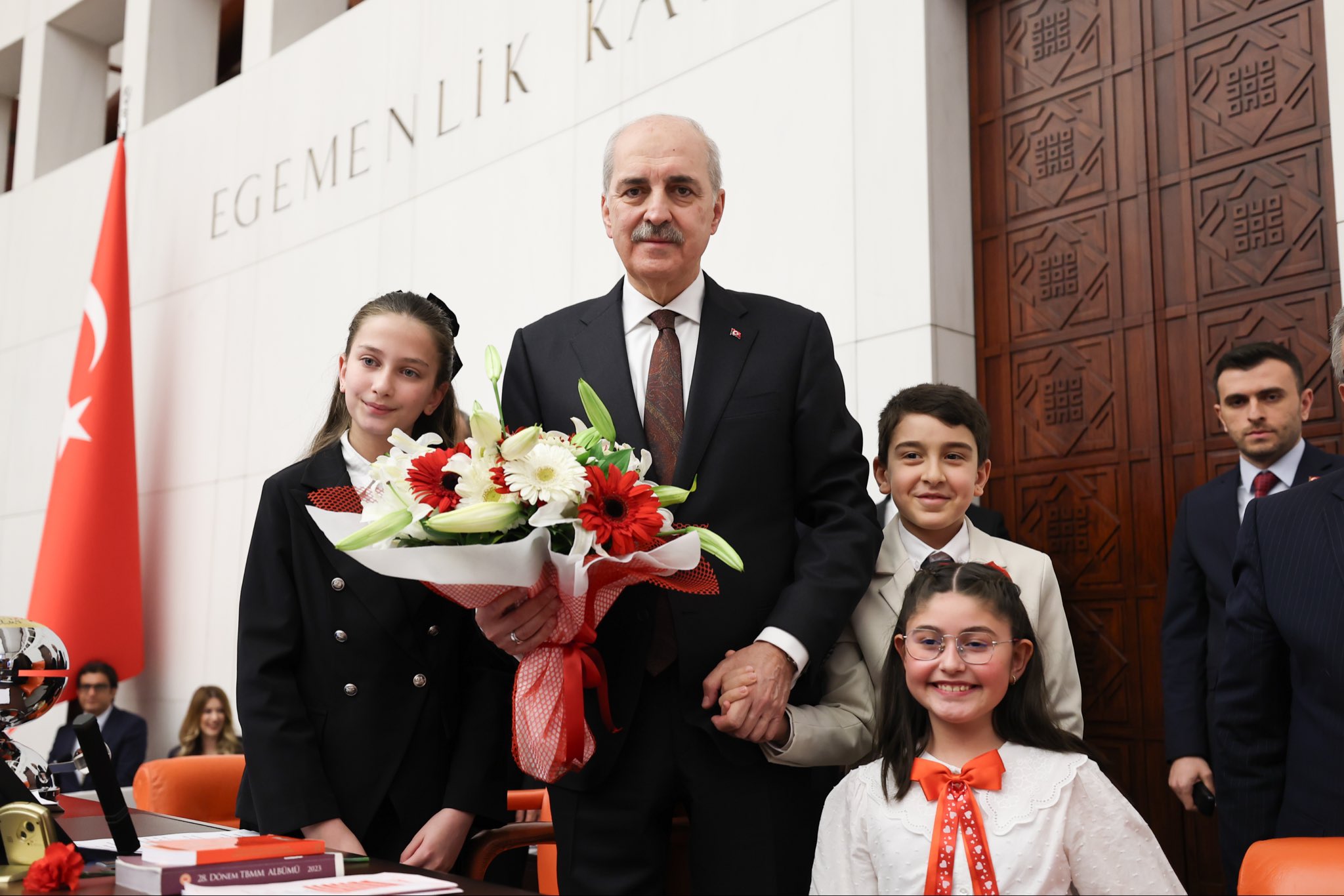 TBMM Başkanı Kurtulmuş’tan Çocuklara Anlamlı Mesaj: “Sizler Geleceğin Liderlerisiniz”