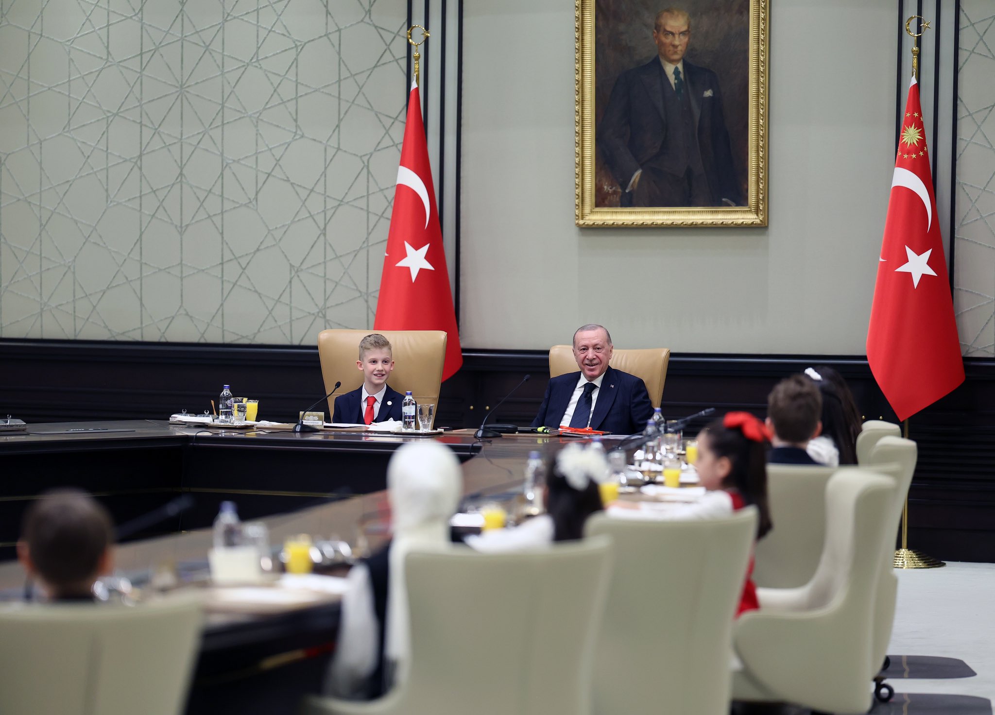 Erdoğan’ın Çocuklarla Buluşmasında Duygu Dolu Anlar