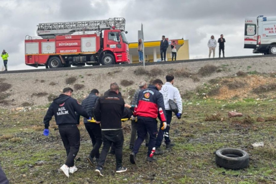 Çaldıranda trafik kazası:1 yaralı