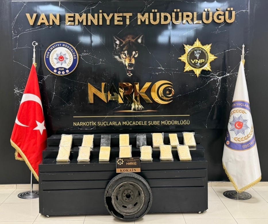Van’da narkotik operasyonu: 16 kilo kokain ele geçirildi