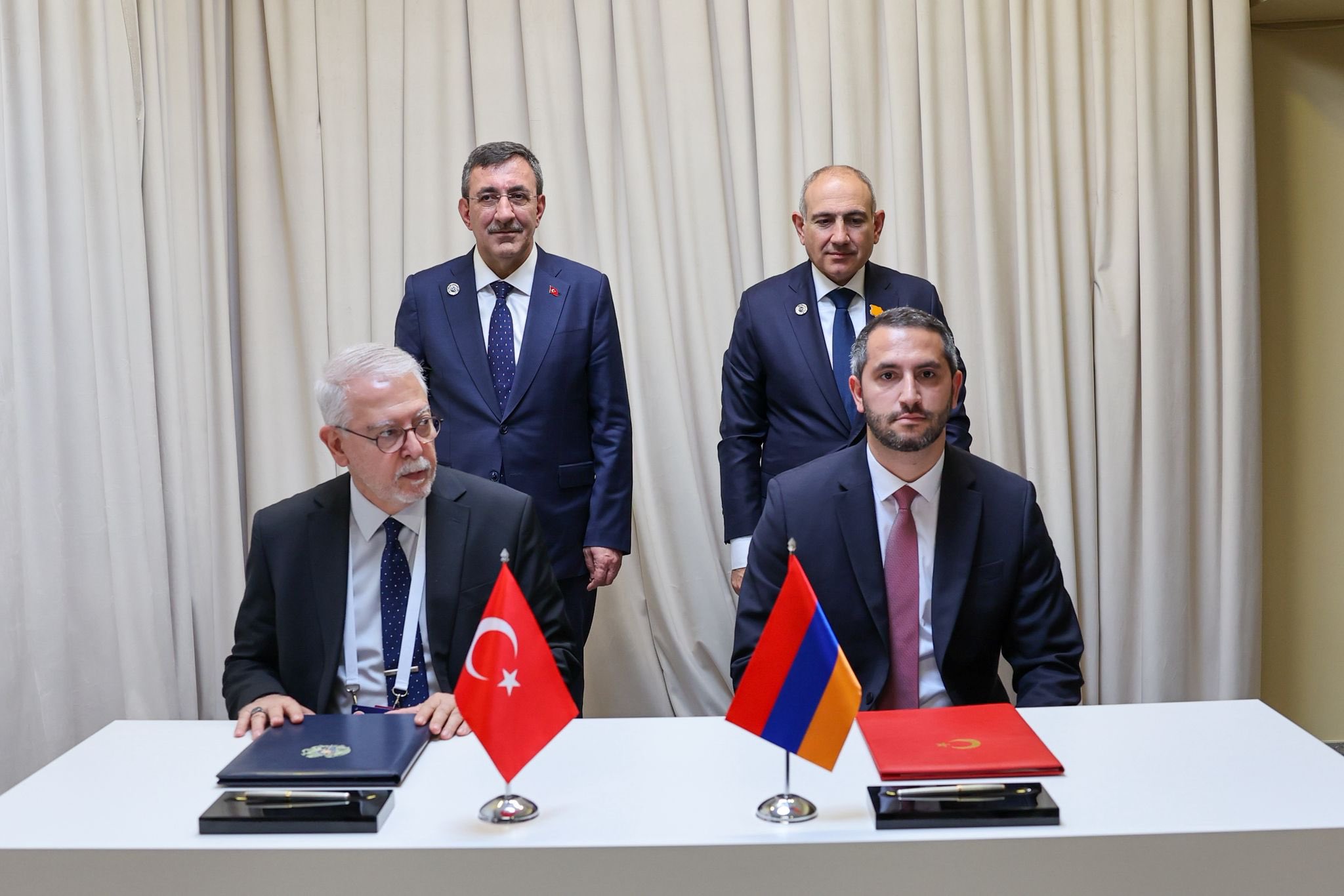 Türkiye ve Ermenistan Arasında “Ani Köprüsü” Mutabakatı: Cevdet Yılmaz, Paşinyan ile Görüştü